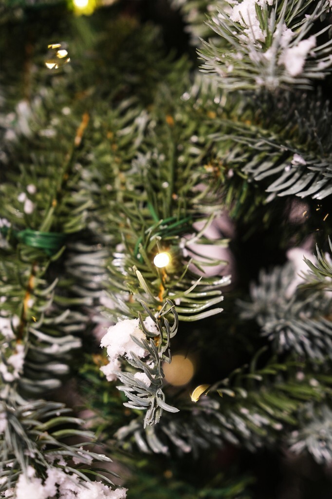 Beysüs Karlı Yılbaşı Çam Ağacı Kendinden Işıklı Lüks Seri 210 cm 1314 Dal Loiste 420 - 7