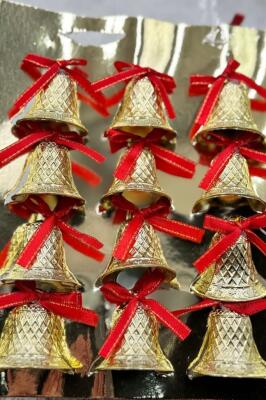 Beysüs Yılbaşı Çam Ağacı Süsü Çan Gold 4 cm Sarı Kurdelalı - 2