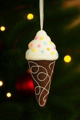 Beysüs Yılbaşı Çam Ağacı Süsü Dondurma Kahverengi Beyaz - 1