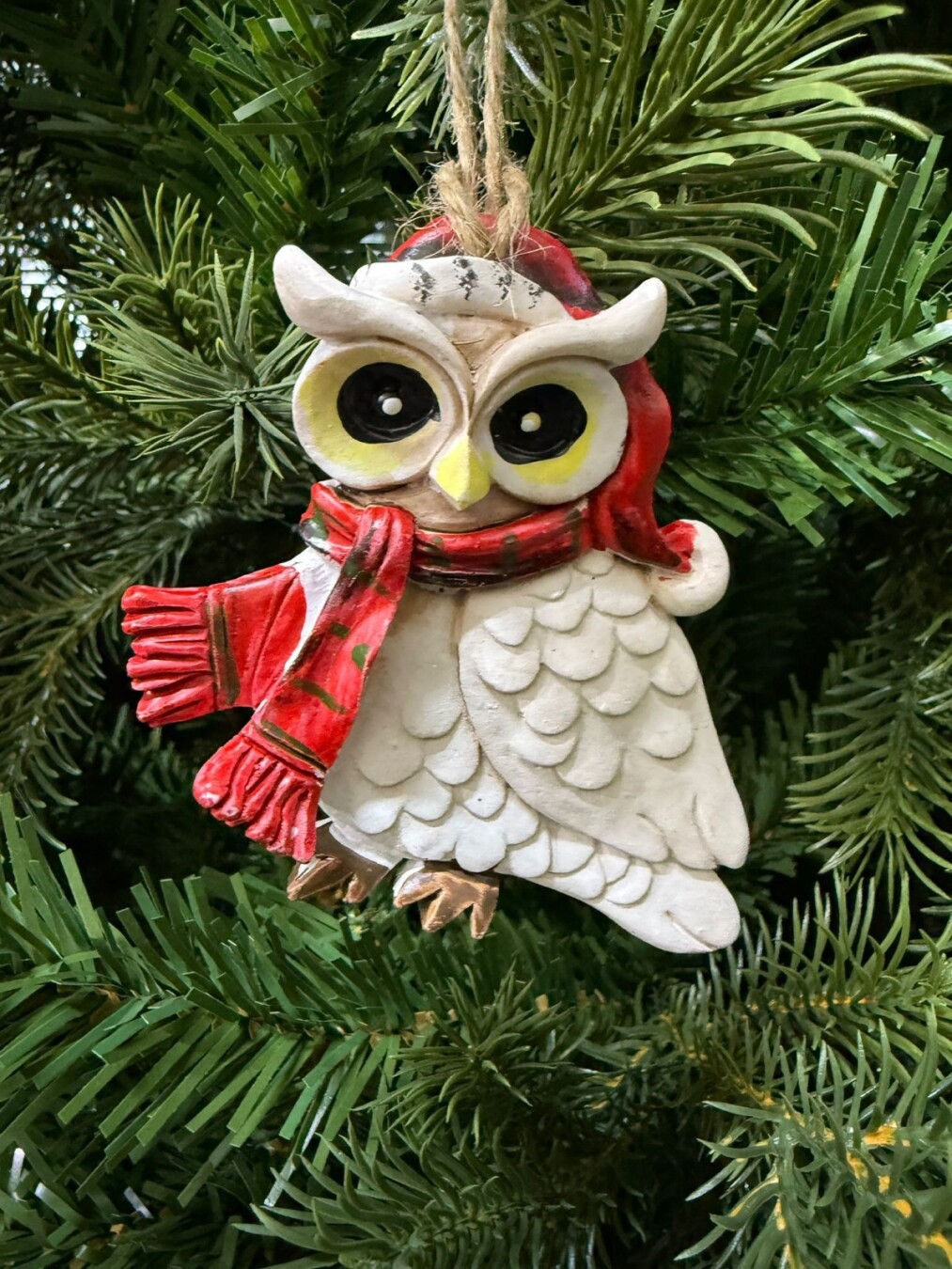 Beysüs Yılbaşı Çam Ağacı Süsü Noel Şapkalı Baykuş Figürü – Kırmızı Desenli Atkılı - 1