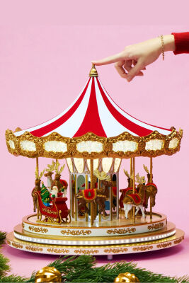 Beysüs Yılbaşı Dekor Lüks Carousel Kırmızı Beyaz Kadife | Beyaz-Altın Taban - 2