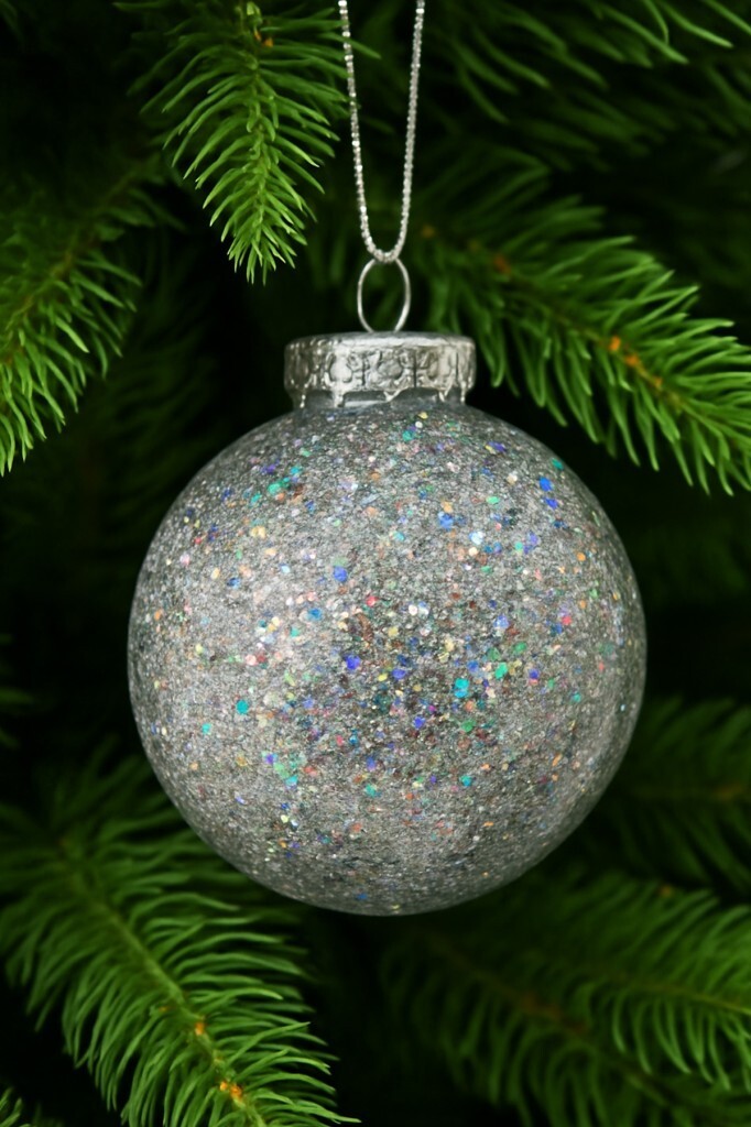 Beysüs Yılbaşı Çam Ağacı Süsü Parlak Özel Gümüş Simli Holiday Cici Top 8cm 3'lü - 1